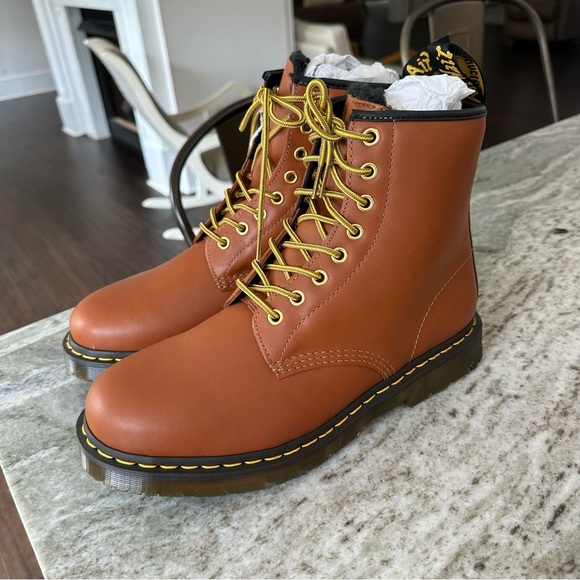 NEW Dr. Martens 1460 Waterproof Fleece Lined Lace-Up Boots Women’s 10, Men’s 9 - Picture 11 of 16